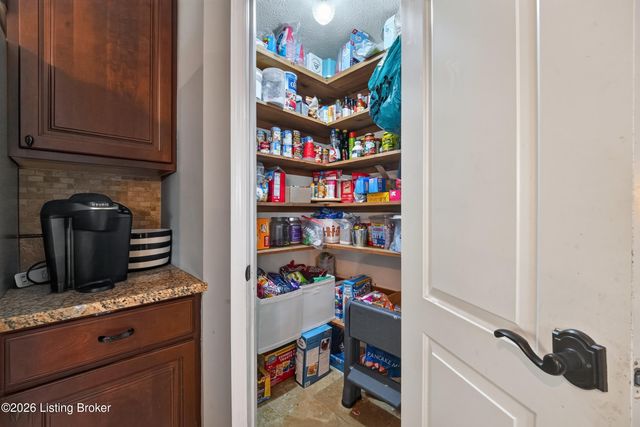 385 Briarwood Cir, Elizabethtown, KY 42701