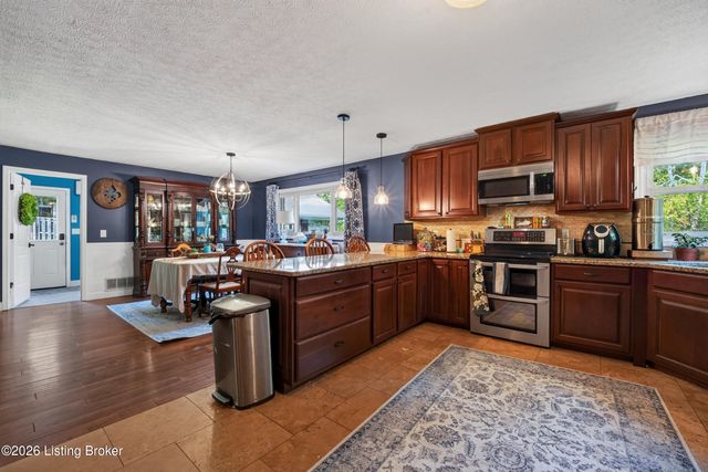 385 Briarwood Cir, Elizabethtown, KY 42701