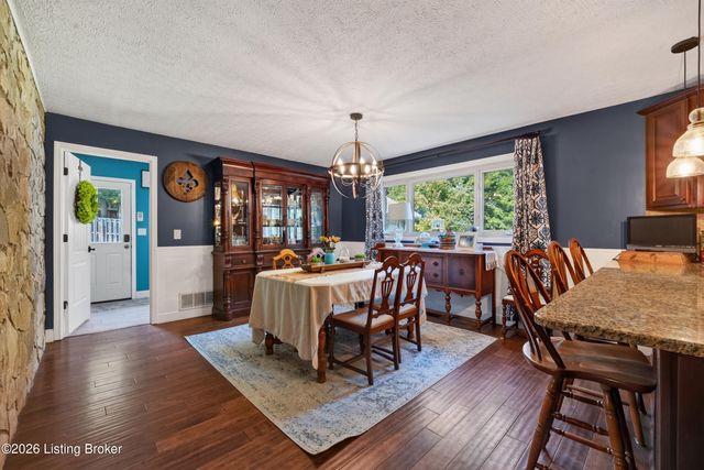 385 Briarwood Cir, Elizabethtown, KY 42701