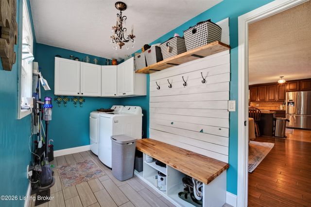 385 Briarwood Cir, Elizabethtown, KY 42701