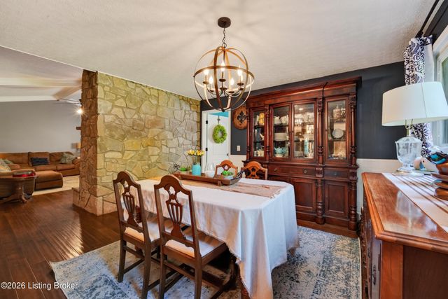 385 Briarwood Cir, Elizabethtown, KY 42701