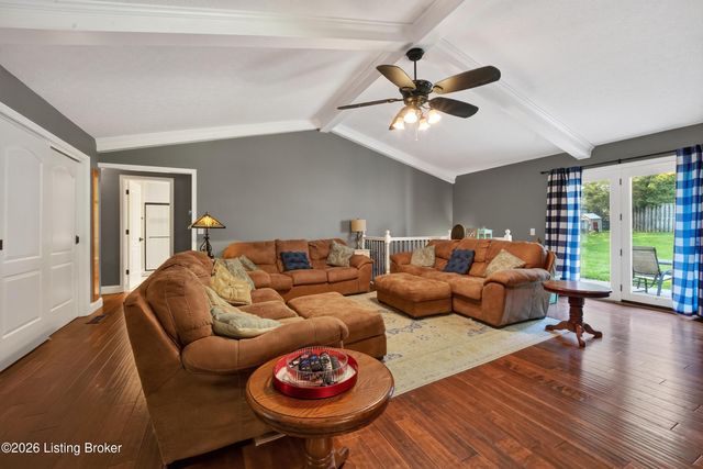 385 Briarwood Cir, Elizabethtown, KY 42701