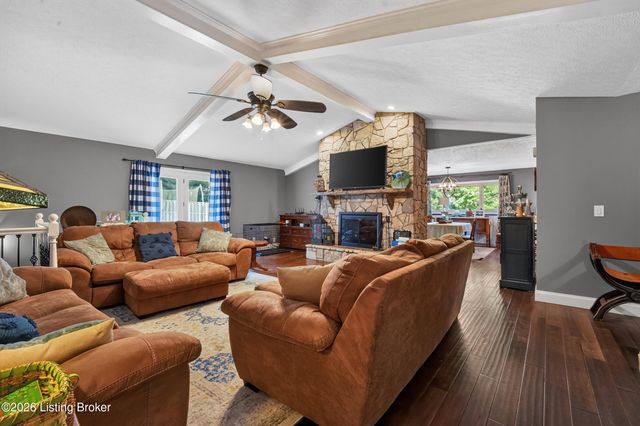 385 Briarwood Cir, Elizabethtown, KY 42701