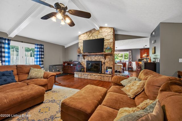 385 Briarwood Cir, Elizabethtown, KY 42701