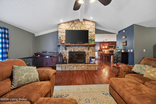 385 Briarwood Cir, Elizabethtown, KY 42701