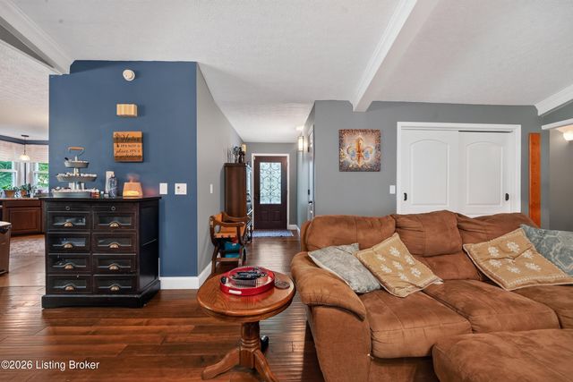 385 Briarwood Cir, Elizabethtown, KY 42701