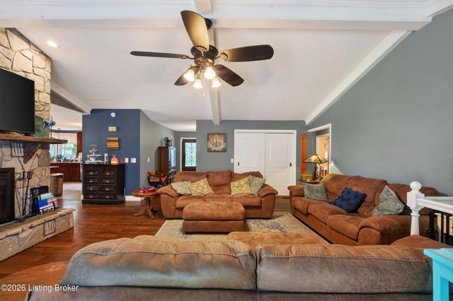 385 Briarwood Cir, Elizabethtown, KY 42701