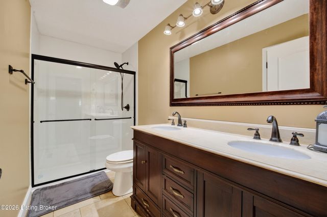 385 Briarwood Cir, Elizabethtown, KY 42701