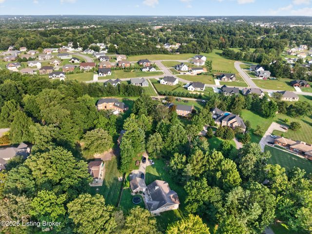 385 Briarwood Cir, Elizabethtown, KY 42701