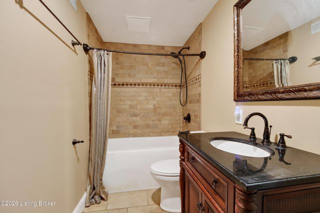 385 Briarwood Cir, Elizabethtown, KY 42701