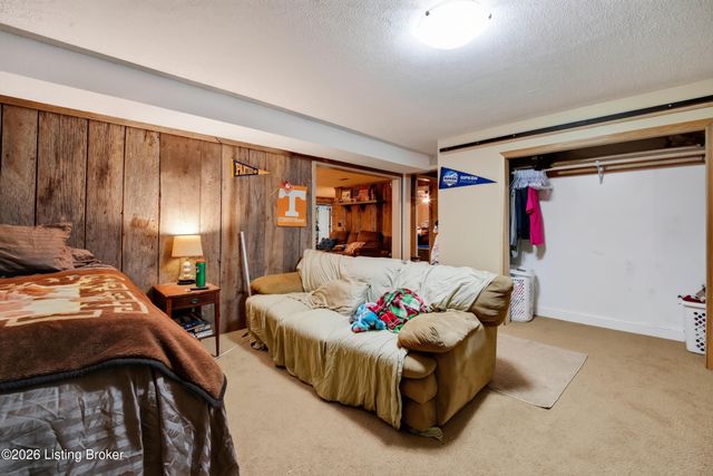 385 Briarwood Cir, Elizabethtown, KY 42701