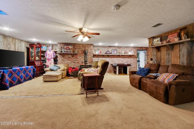 385 Briarwood Cir, Elizabethtown, KY 42701