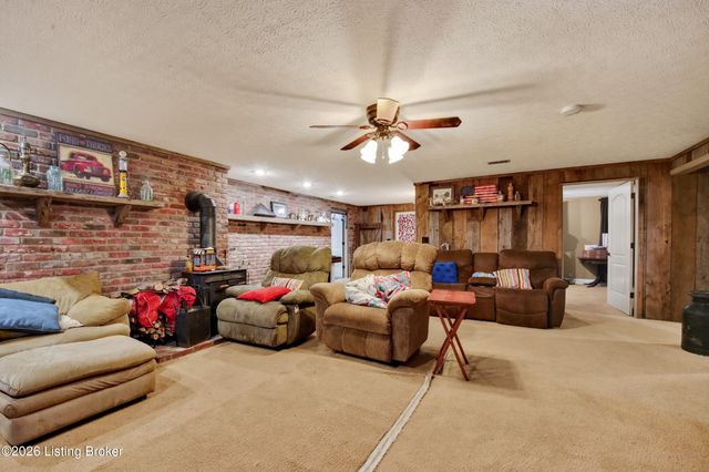 385 Briarwood Cir, Elizabethtown, KY 42701