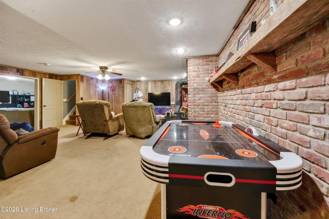 385 Briarwood Cir, Elizabethtown, KY 42701