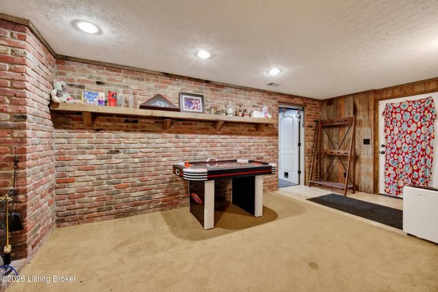 385 Briarwood Cir, Elizabethtown, KY 42701