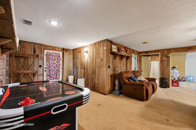 385 Briarwood Cir, Elizabethtown, KY 42701