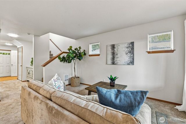 454 Oak Hill Lane, Burlington, WA 98233