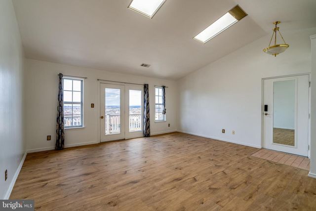 225-B N 14TH ST, Reading, PA 19604