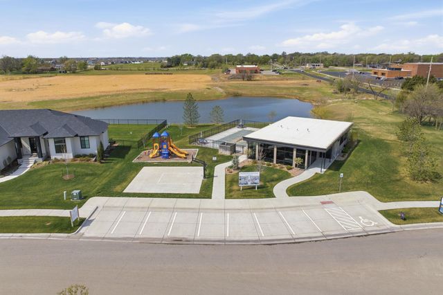 4513 N Bluestem St, Maize, KS 67101