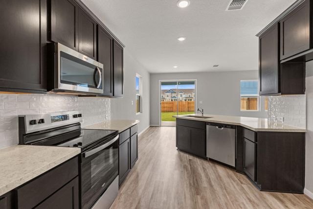 110 Cherry Blossom LN, Taylor, TX 76574