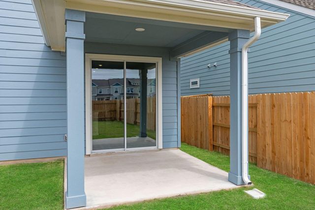 110 Cherry Blossom LN, Taylor, TX 76574