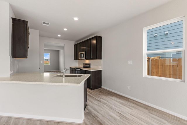110 Cherry Blossom LN, Taylor, TX 76574