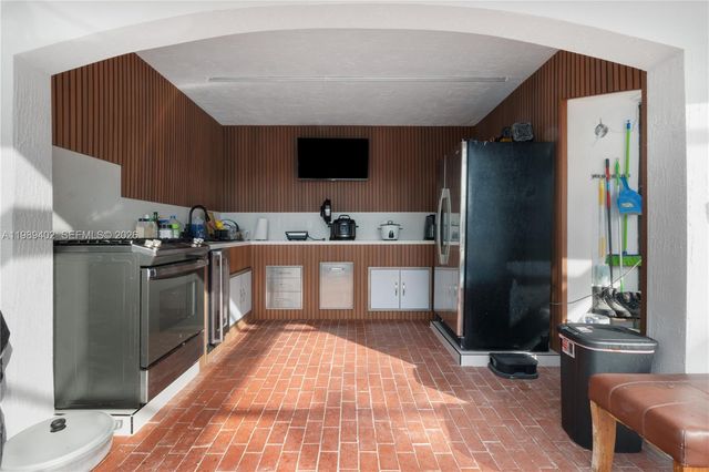 14052 SW 167th Ter, Miami, FL 33177