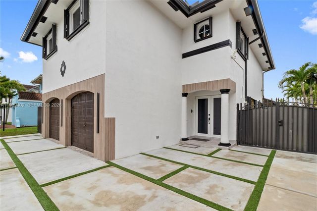 14052 SW 167th Ter, Miami, FL 33177