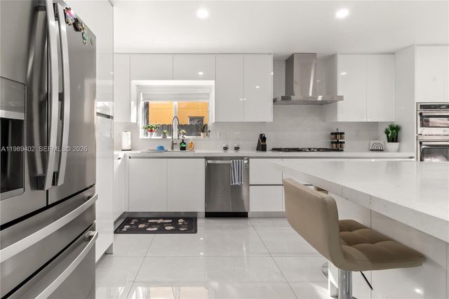 14052 SW 167th Ter, Miami, FL 33177