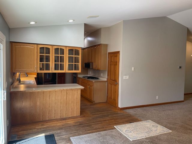 464 S Madison Street, Oswego, IL 60543