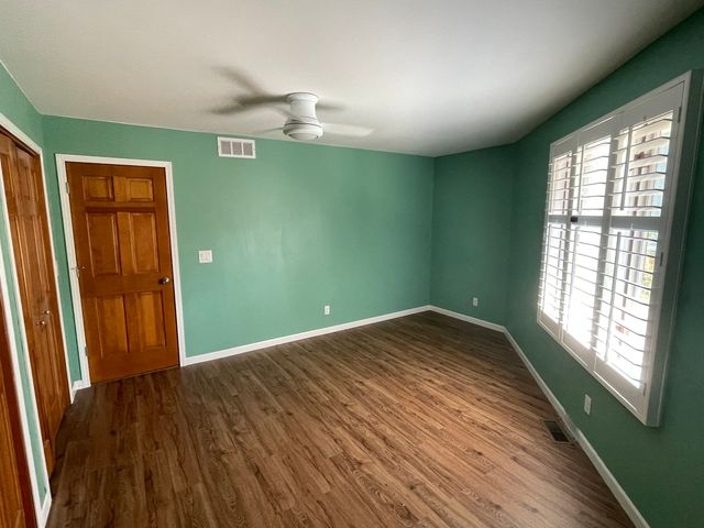 464 S Madison Street, Oswego, IL 60543
