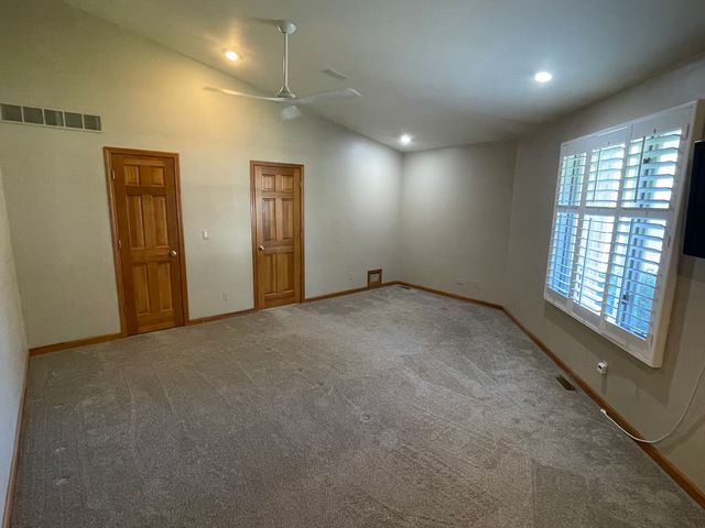464 S Madison Street, Oswego, IL 60543