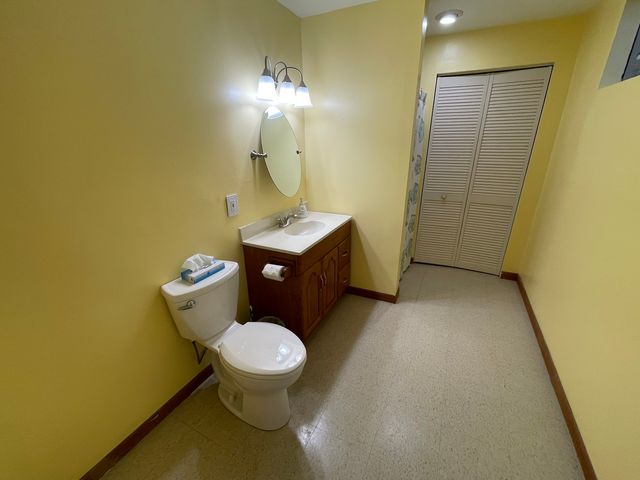 464 S Madison Street, Oswego, IL 60543