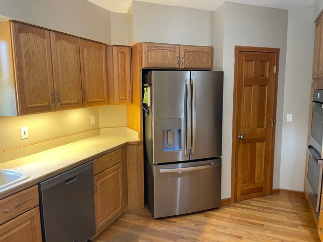 464 S Madison Street, Oswego, IL 60543