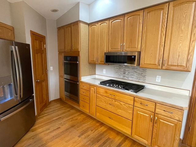 464 S Madison Street, Oswego, IL 60543