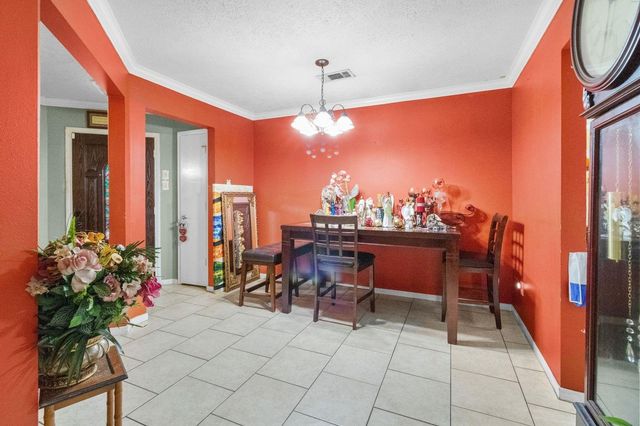 5227 Honeyvine Drive, Houston, TX 77048