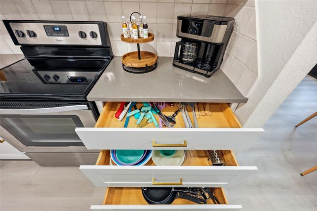 1214 W Hudgins, Grapevine, TX 76051