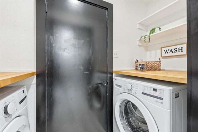 1214 W Hudgins, Grapevine, TX 76051