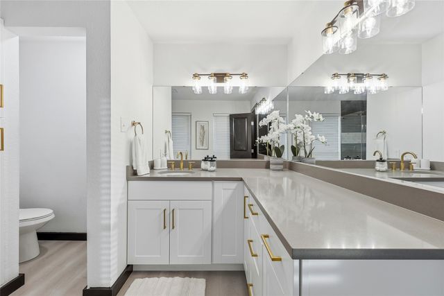 1214 W Hudgins, Grapevine, TX 76051