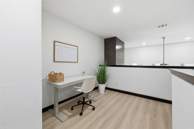 1214 W Hudgins, Grapevine, TX 76051