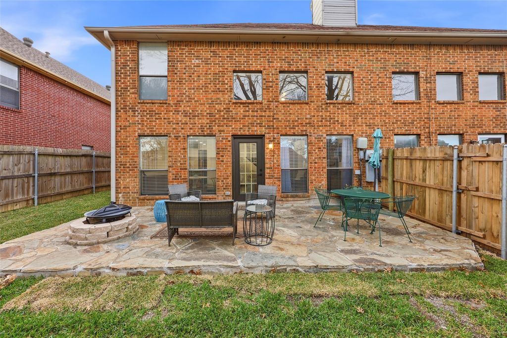 1214 W Hudgins, Grapevine, TX 76051