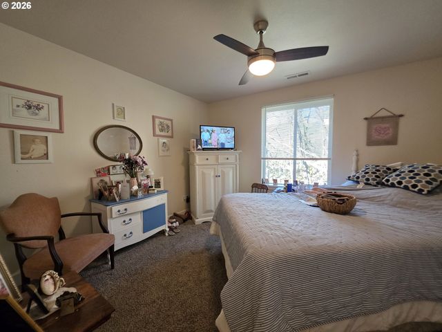 1660 Ne ALAMEDA Ave, Roseburg, OR 97470