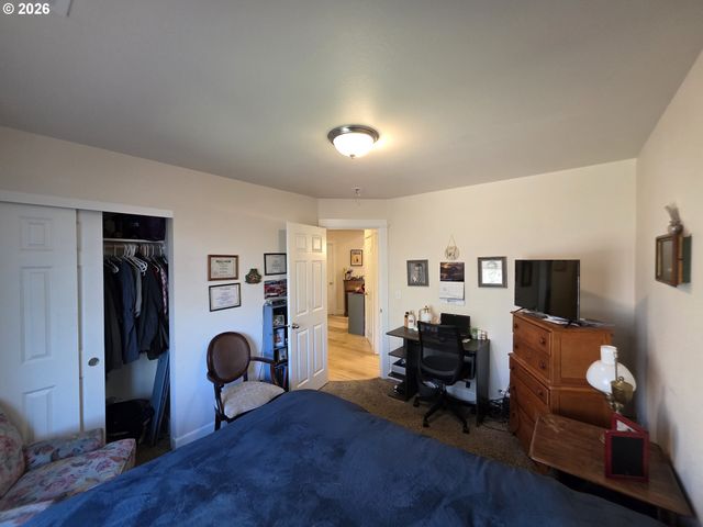 1660 Ne ALAMEDA Ave, Roseburg, OR 97470