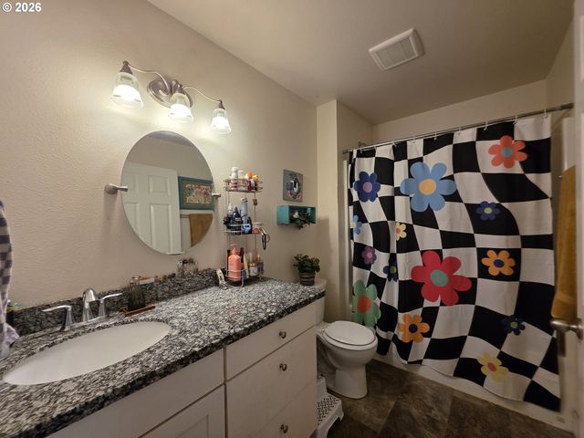 1660 Ne ALAMEDA Ave, Roseburg, OR 97470