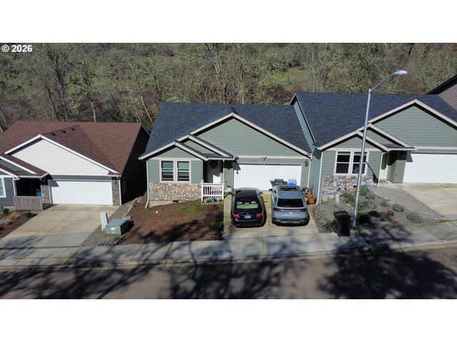 1660 Ne ALAMEDA Ave, Roseburg, OR 97470