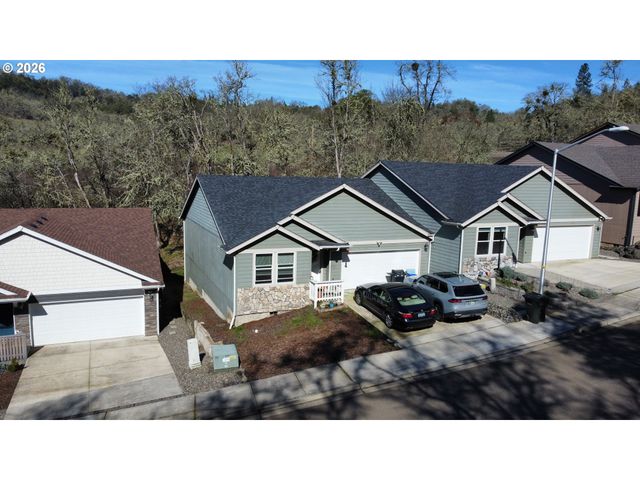 1660 Ne ALAMEDA Ave, Roseburg, OR 97470