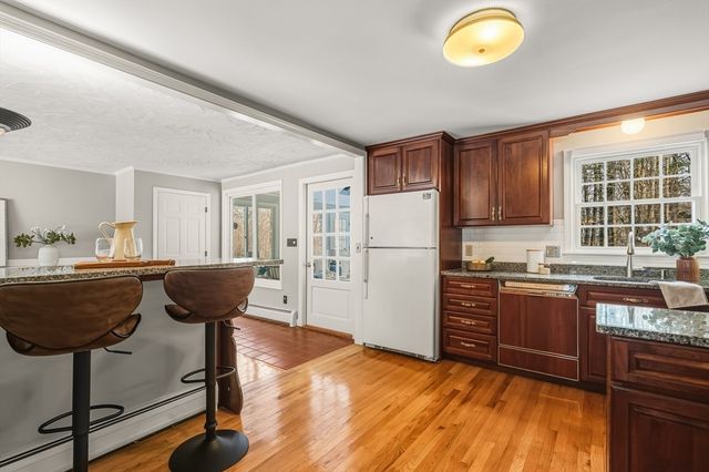 62 Wildwood Dr, Bedford, MA 01730