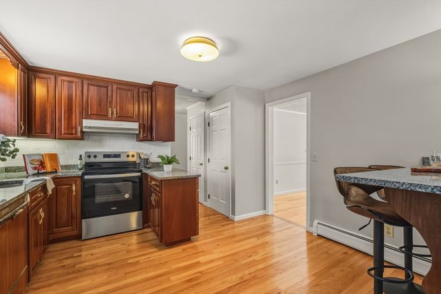 62 Wildwood Dr, Bedford, MA 01730