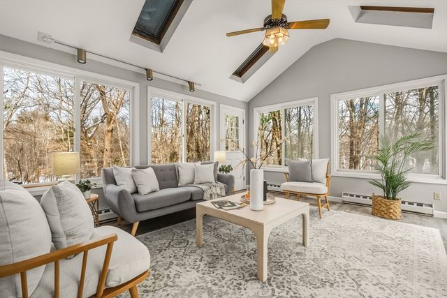 62 Wildwood Dr, Bedford, MA 01730