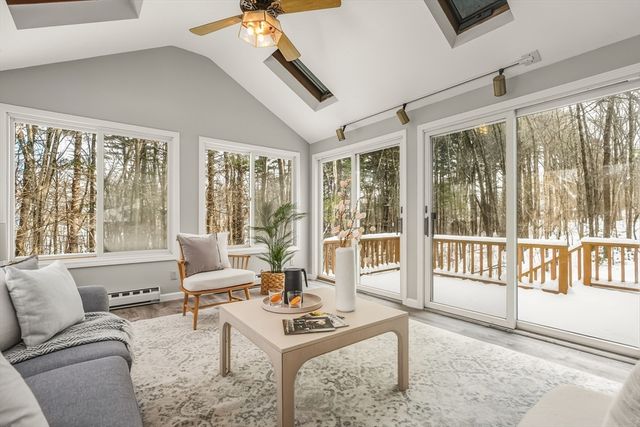 62 Wildwood Dr, Bedford, MA 01730